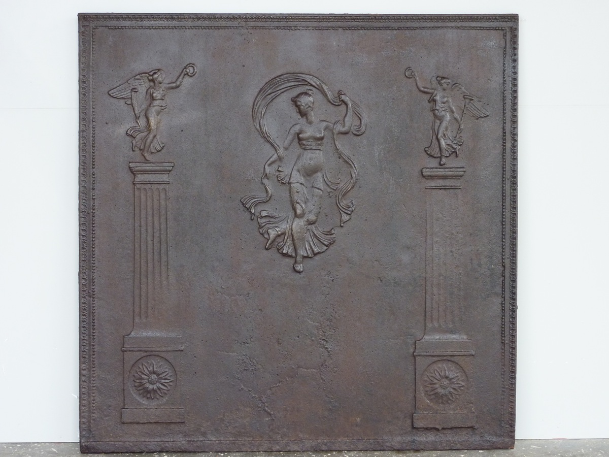 Plaque De Cheminée XIXe S. Allégorie De La Liberté (98 x 98 cm)