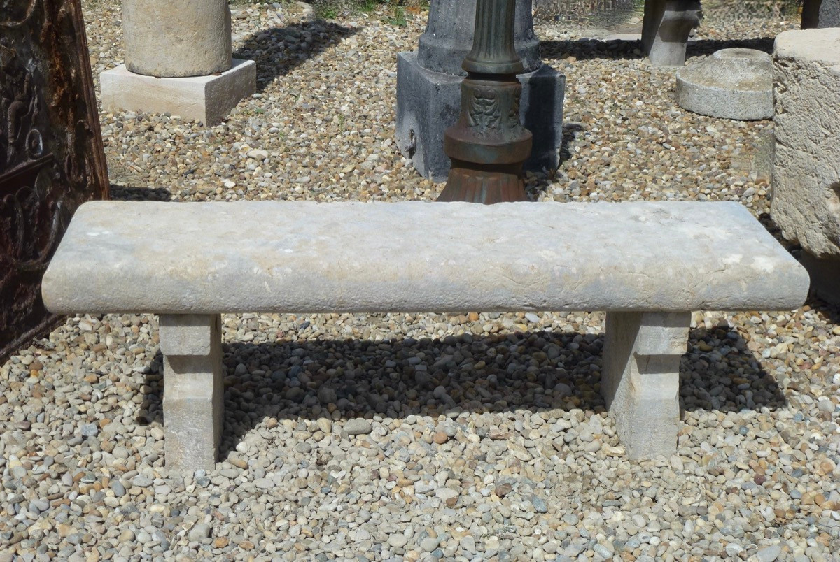 Banc en pierre de Saint Cyr au Mont d'Or XVIIIème siècle