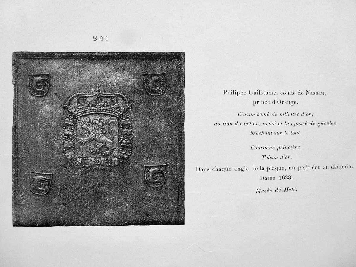 Plaque de cheminée aux armes de Philippe-Guillaume d'Orange-Nassau - XVIIe S.  (85x80 cm)-photo-1