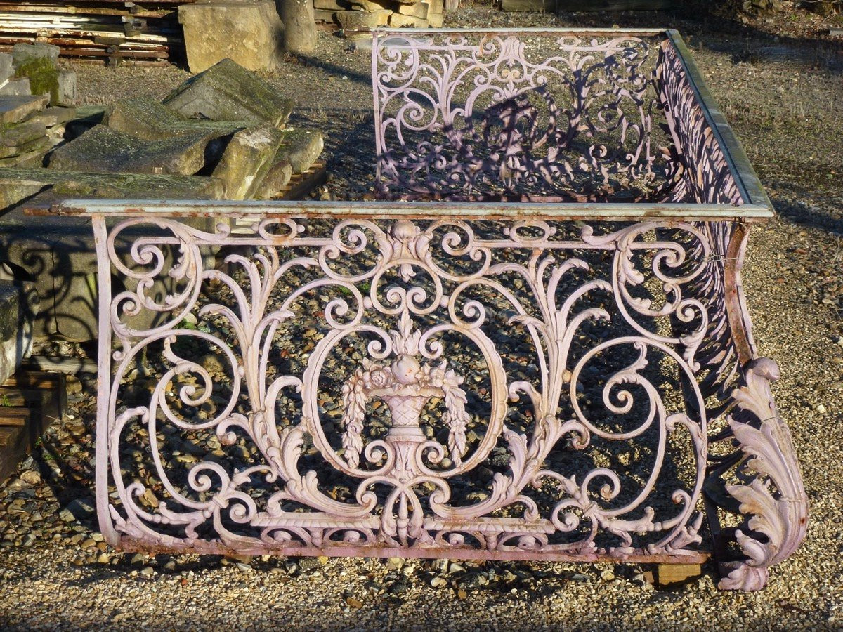 Large Curved Balcony Or Terrace With Cast Iron Railings In The Napoleon III Style-photo-1