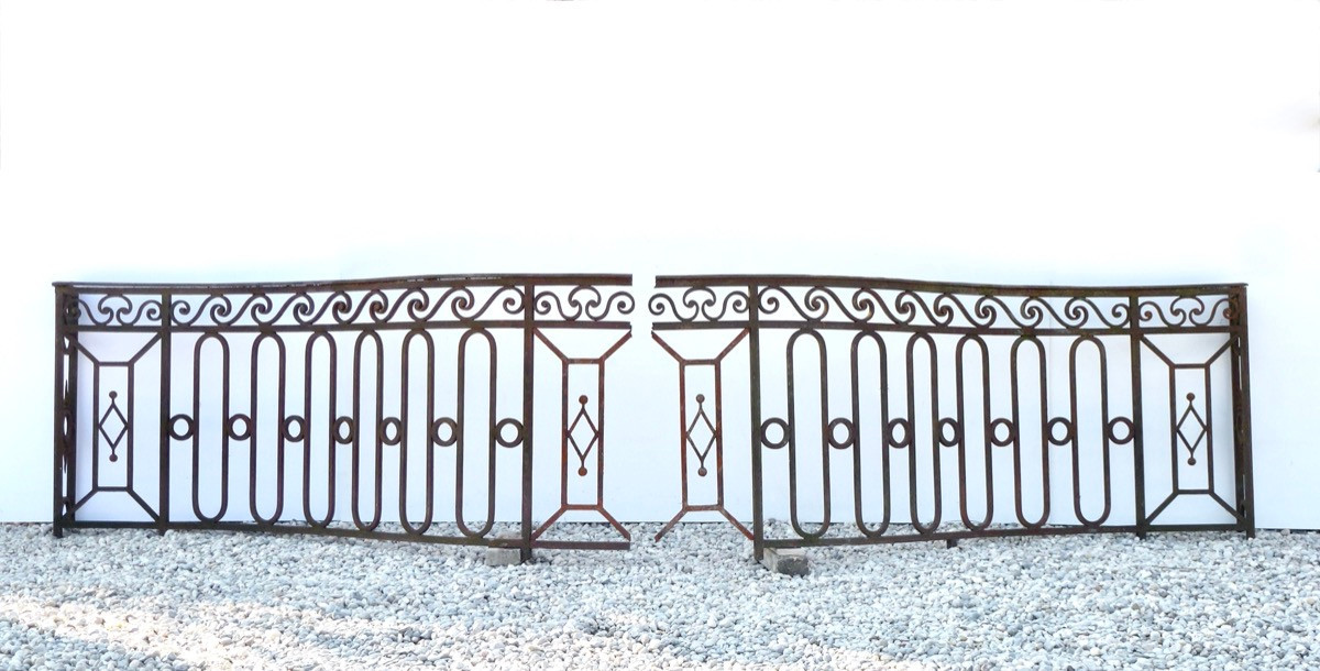 Balcon ou garde-corps de terrasse galbé d'époque Louis XVI