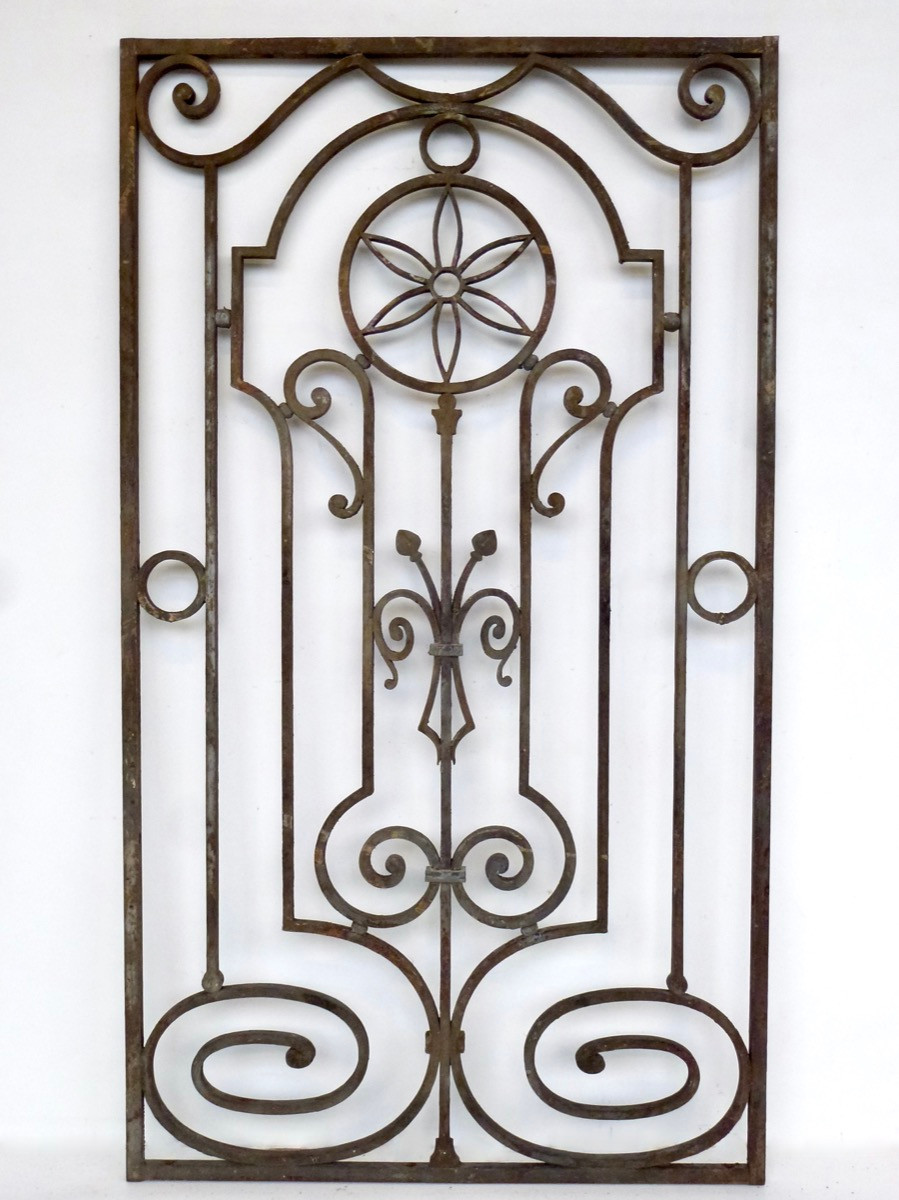 Grille de défense en fer forgé 