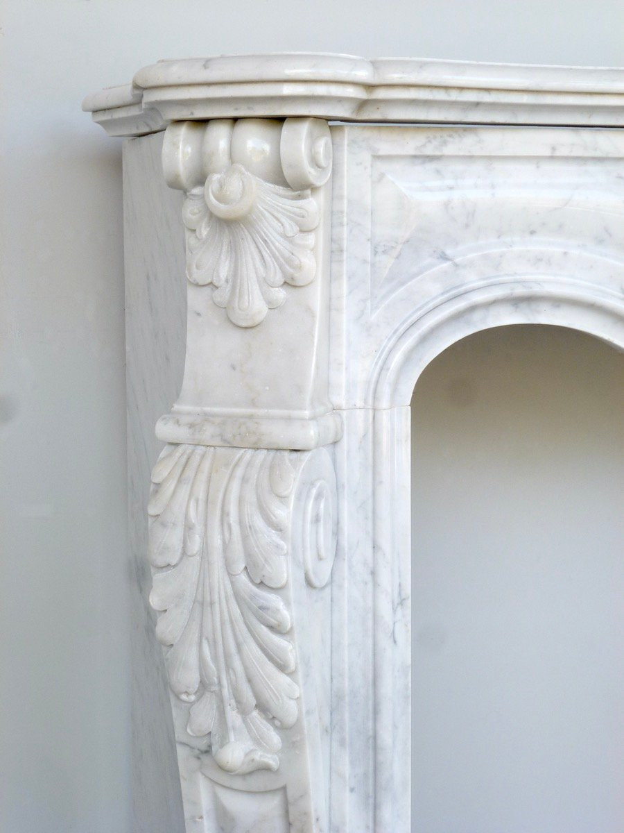 Small White Carrara Marble Mantel In The Louis XV Style-photo-1
