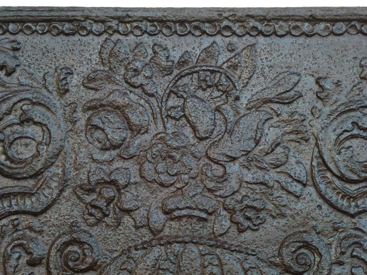 Fireback With A Vase With Handles Standing On A Pedestal 18th Century (92x76 Cm)-photo-3