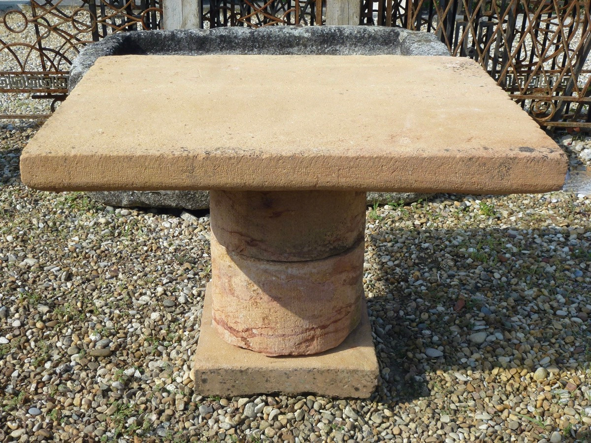 Table de jardin en pierre beaujolaise