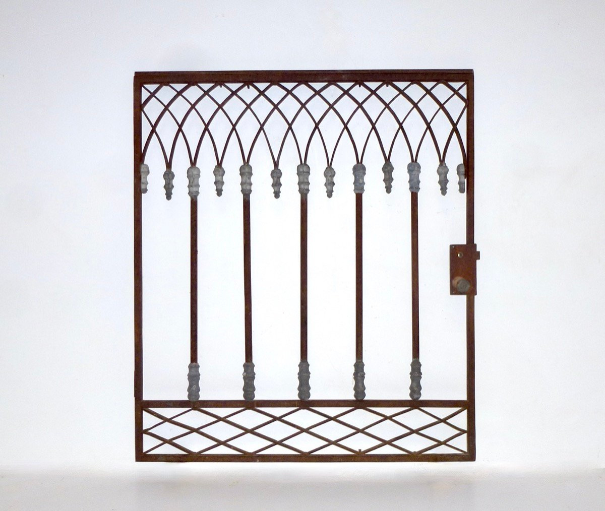 Garde-corps en fer forgé de style gothique - Lg = 620 cm H = 94 cm - XIXe S.-photo-4