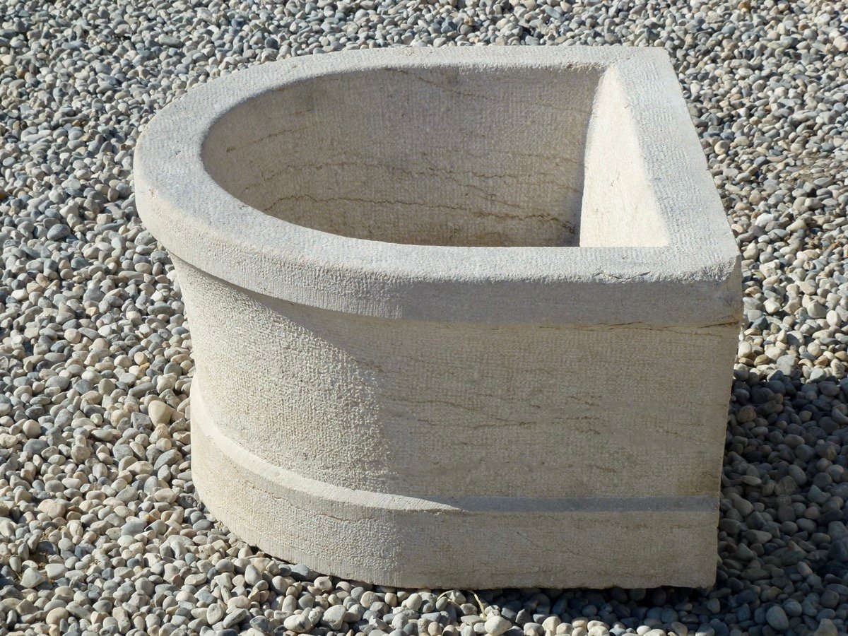Semicircular Wall-mounted Fountain Basin-photo-1