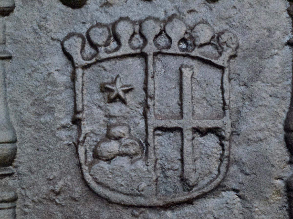 Fireplace Plaque Bearing The Coats Of Arms Of J. B. Racle De La Roche And M. C. d'Andlau (78x65 Cm)-photo-2