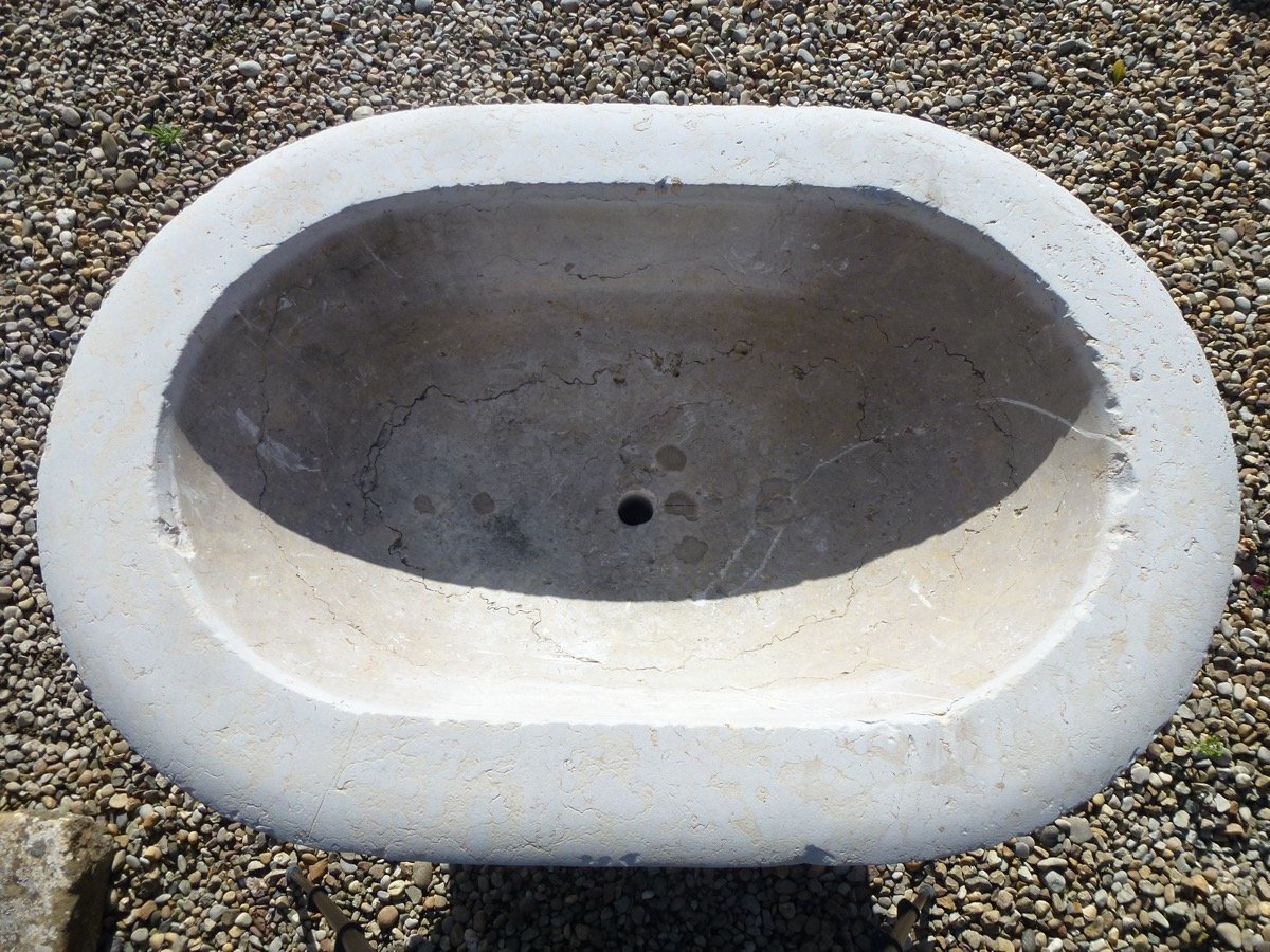 Centerpiece Fountain Made Of Hard Stone-photo-1