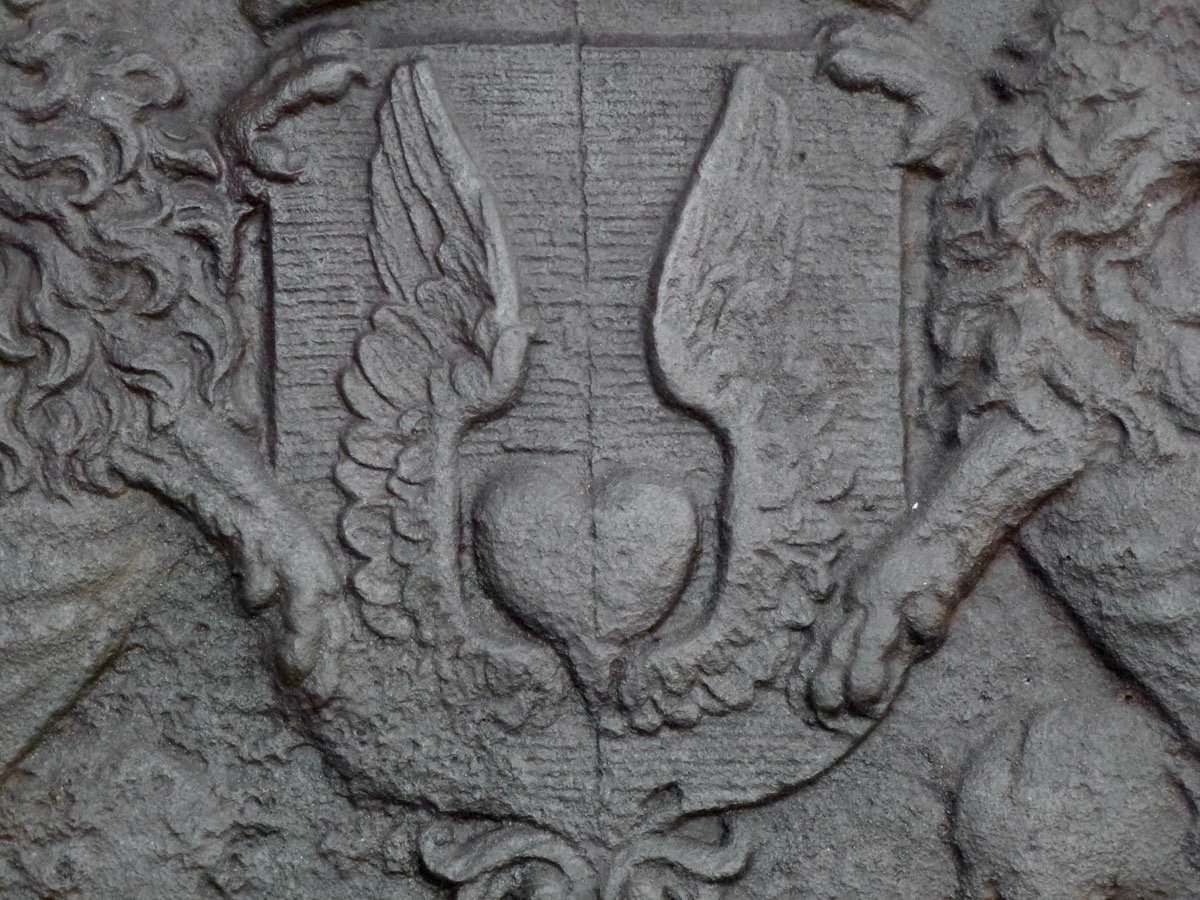 Plaque de cheminée aux armes de Jacques de Genestet (54x54 cm)-photo-3