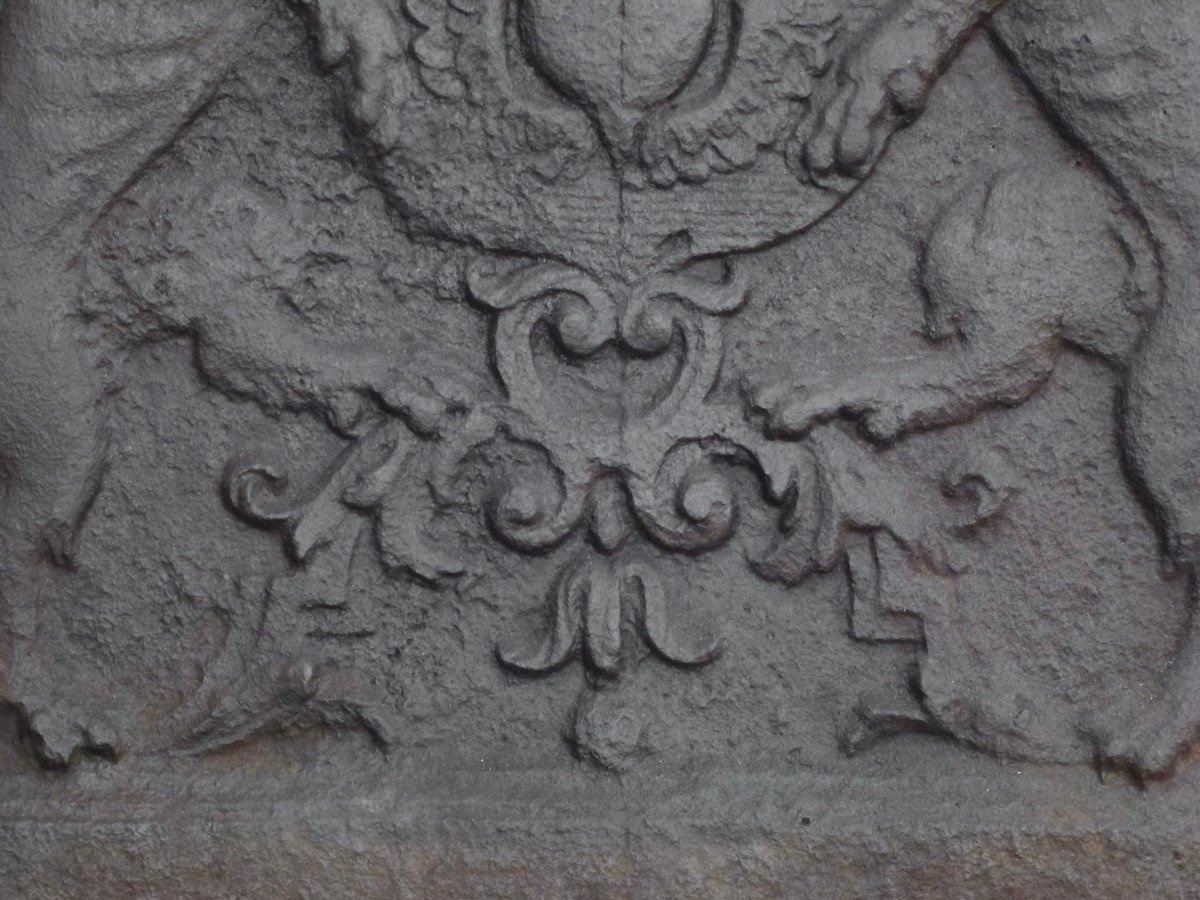 Plaque de cheminée aux armes de Jacques de Genestet (54x54 cm)-photo-4