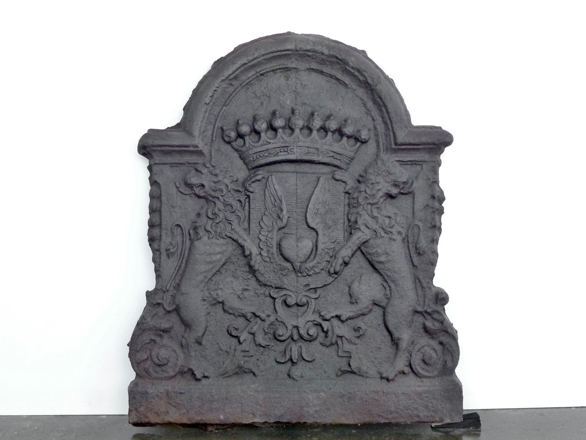 Plaque de cheminée aux armes de Jacques de Genestet (54x54 cm)
