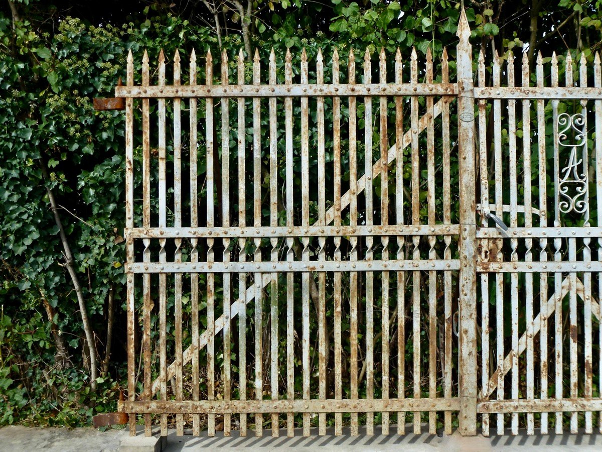 Important portail de 4,20 m d'ouverture en fer plat riveté-photo-2