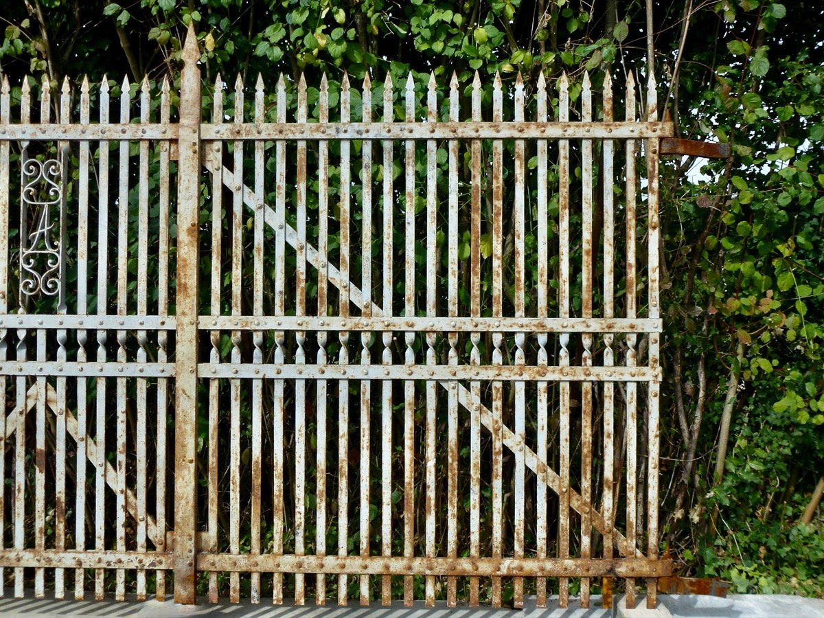 Important portail de 4,20 m d'ouverture en fer plat riveté-photo-4