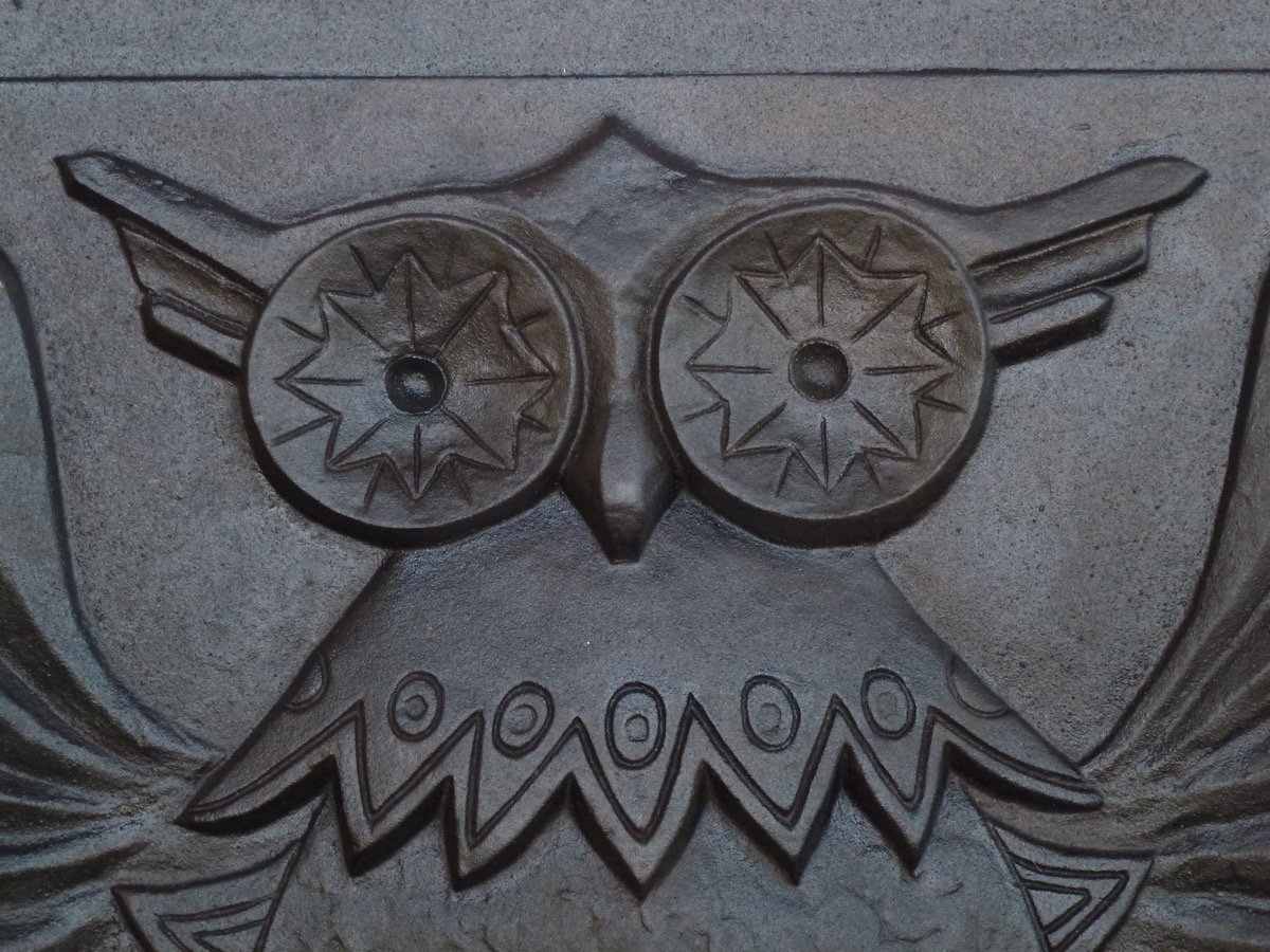Plaque de cheminée au hibou signée Lucas (80x70 cm)-photo-2