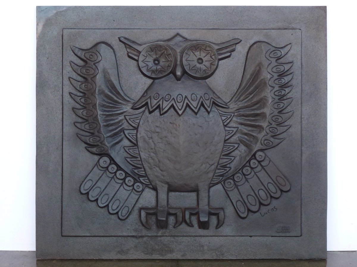 Plaque de cheminée au hibou signée Lucas (80x70 cm)