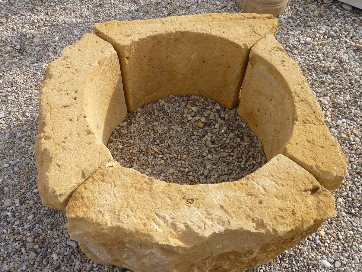 œils de bœuf en pierre datant du XVIIIéme S.-photo-3