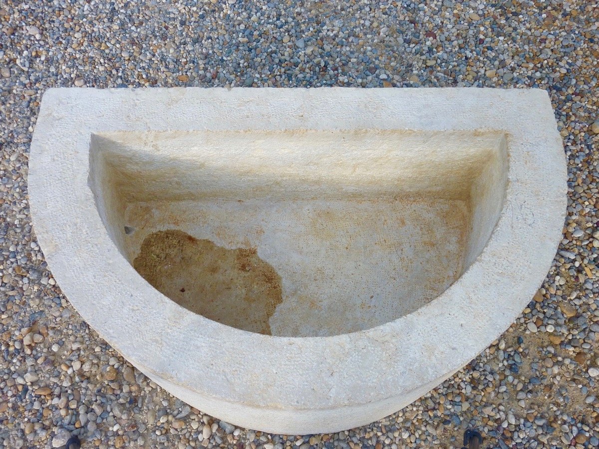 Bassin de fontaine en pierre taillé au XIXéme S.-photo-2