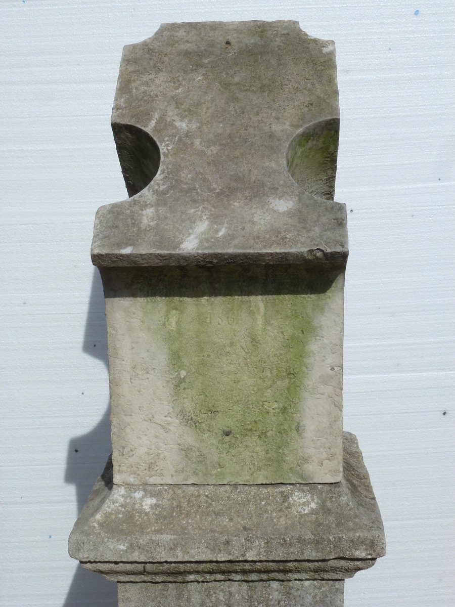 Sundial Or Gnomonic Block In XIXth Century Stone-photo-2