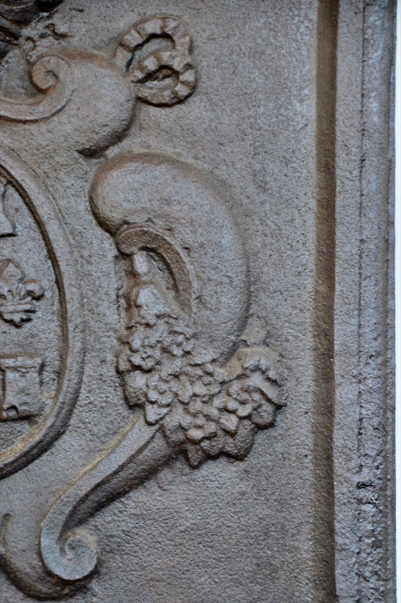 Fireplace Plate With Arms Of Alliances By Charles Pot And Anne Marie Th. From Simiane-gordes-photo-1
