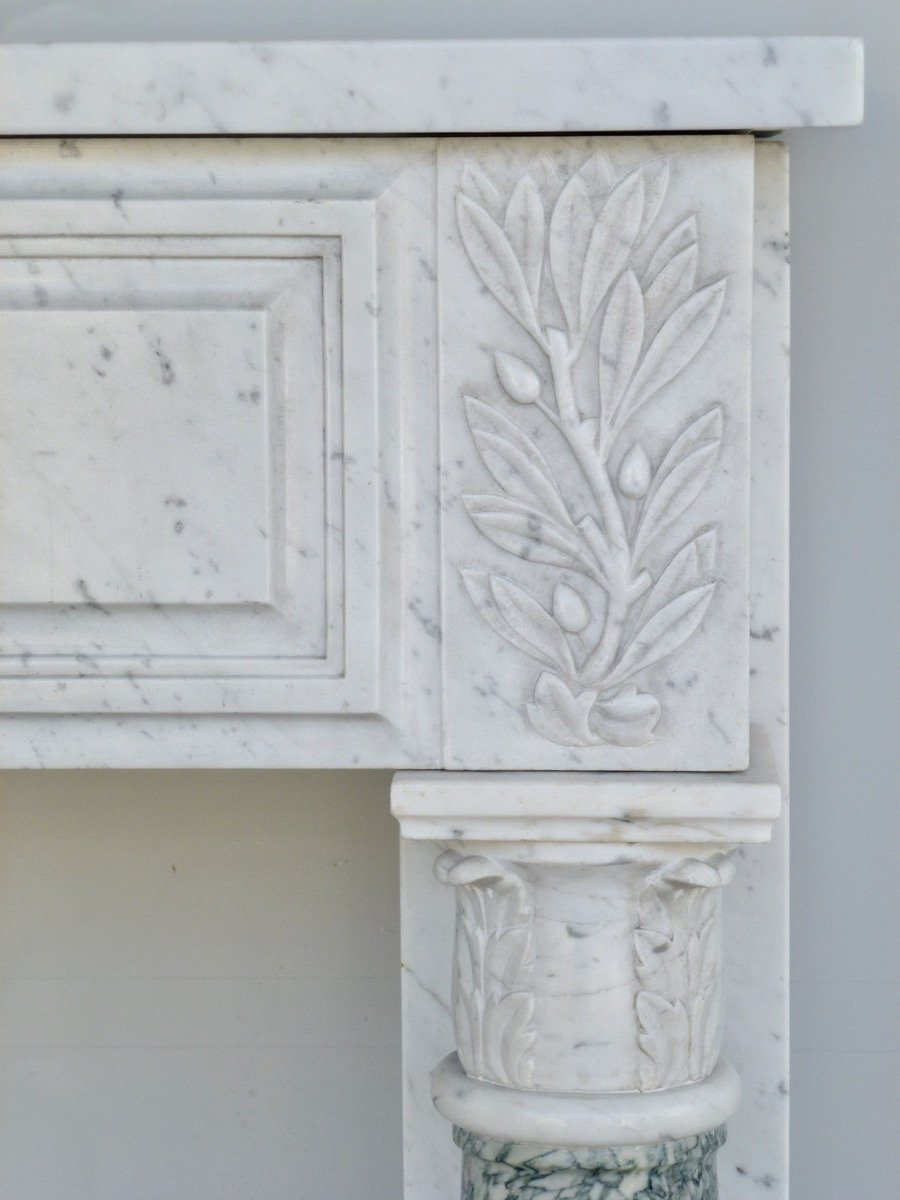 White Marble Fireplace With Detached Columns In Estours Green Marble-photo-2