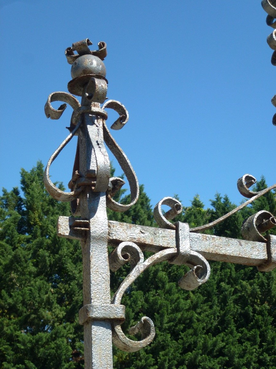 Vosges Sandstone Well And Its Haute Epoque Fittings-photo-1