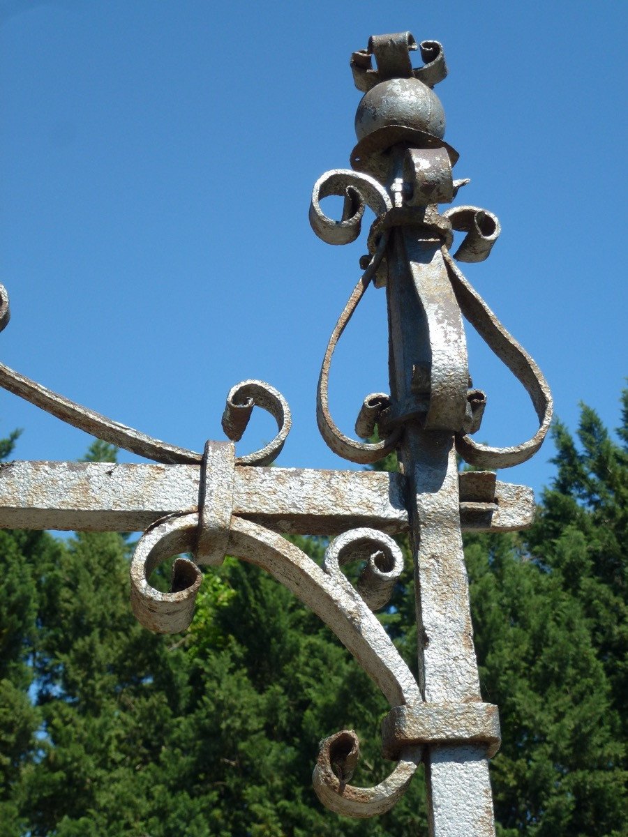 Vosges Sandstone Well And Its Haute Epoque Fittings-photo-2