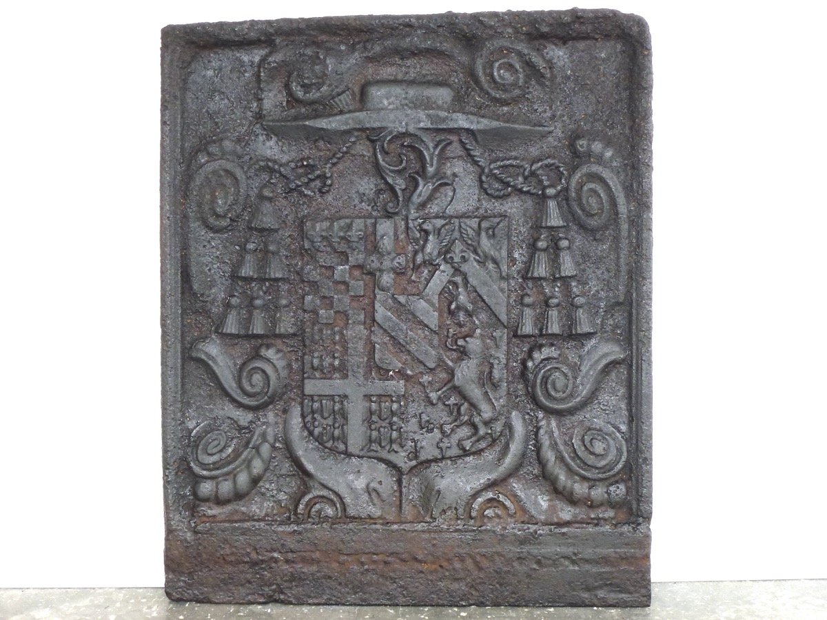 Plaque de cheminée aux armes de François Dauvet-Desmarets (65 x 79 cm)