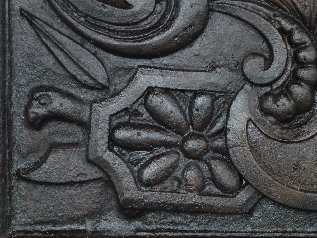 Plaque de cheminée aux armes d’alliance de Thomas de Choisy et de Jeanne Brethe (88x102 cm)-photo-2