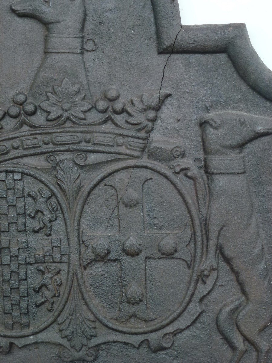 Plaque de cheminée aux armes d’alliance de Adrien du Bosc de Vitermont (77x93 cm)-photo-4