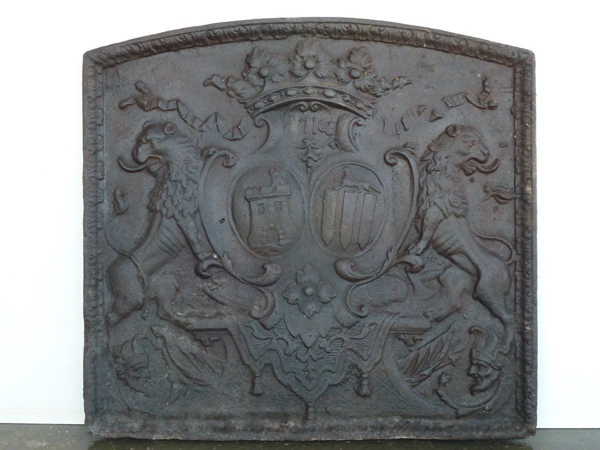 Plaque de cheminée aux armes de François des Salles et de C. L. de Ficquelmont (86x80 cm)