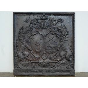 Plaque de cheminée aux armes de Lamyc et Bertrand (77x79 cm)