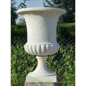 Important Medici Vase In White Carrara Marble