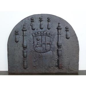 Plaque de cheminée aux armes de J. B. Racle de la Roche et de M. C. d'Andlau (78x65 cm)
