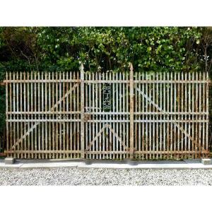 Large Gate With A 4.20-meter Opening, Made Of Flat Iron