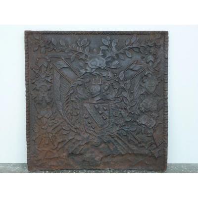 Plaque de cheminée aux armes de Jean de Séraucourt (67 x 66 cm)