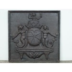 Plaque de cheminée aux armes de la famille de Rogres de Champignelles (62x62 cm)