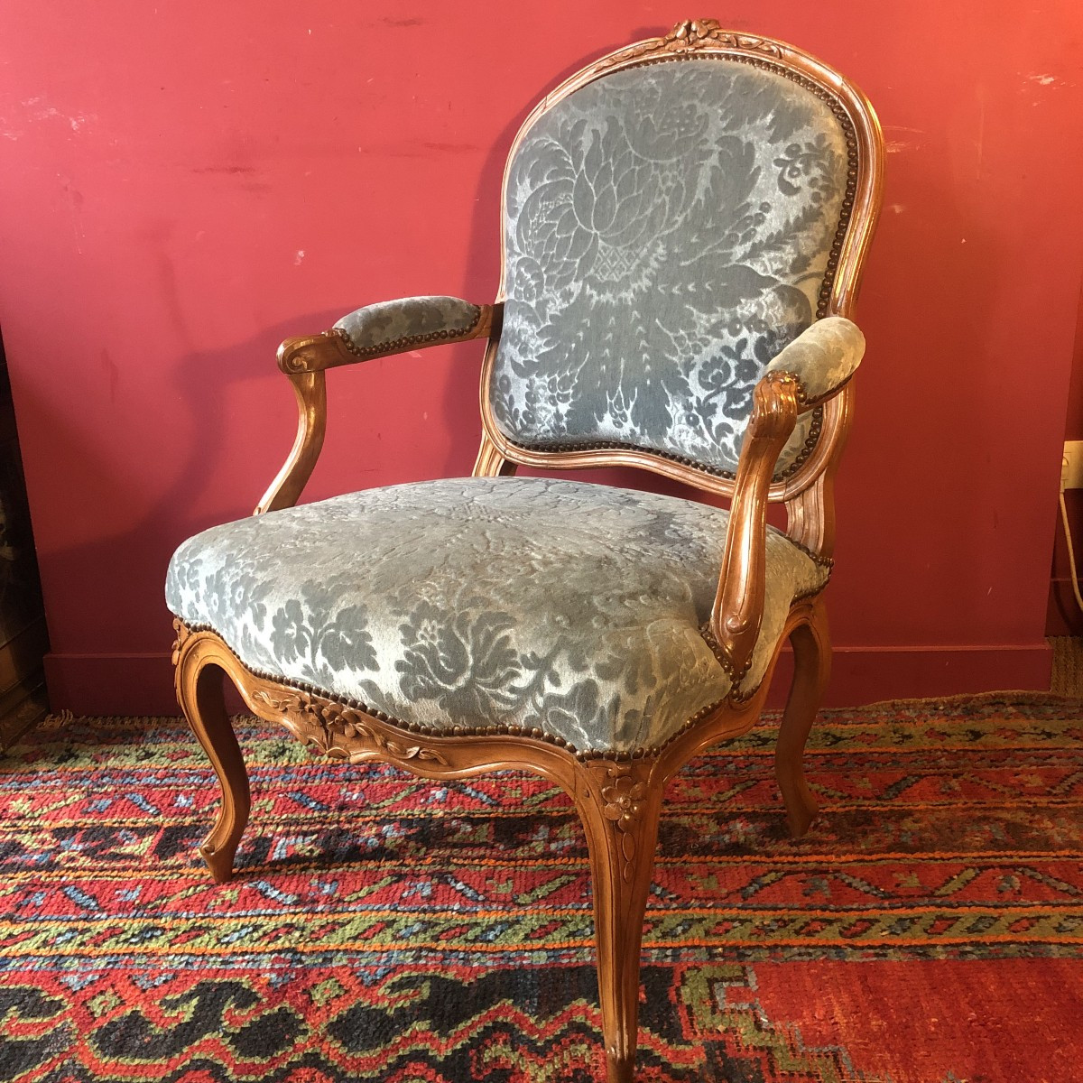 Estampillé Malbet, fauteuil à la reine, époque Louis XV