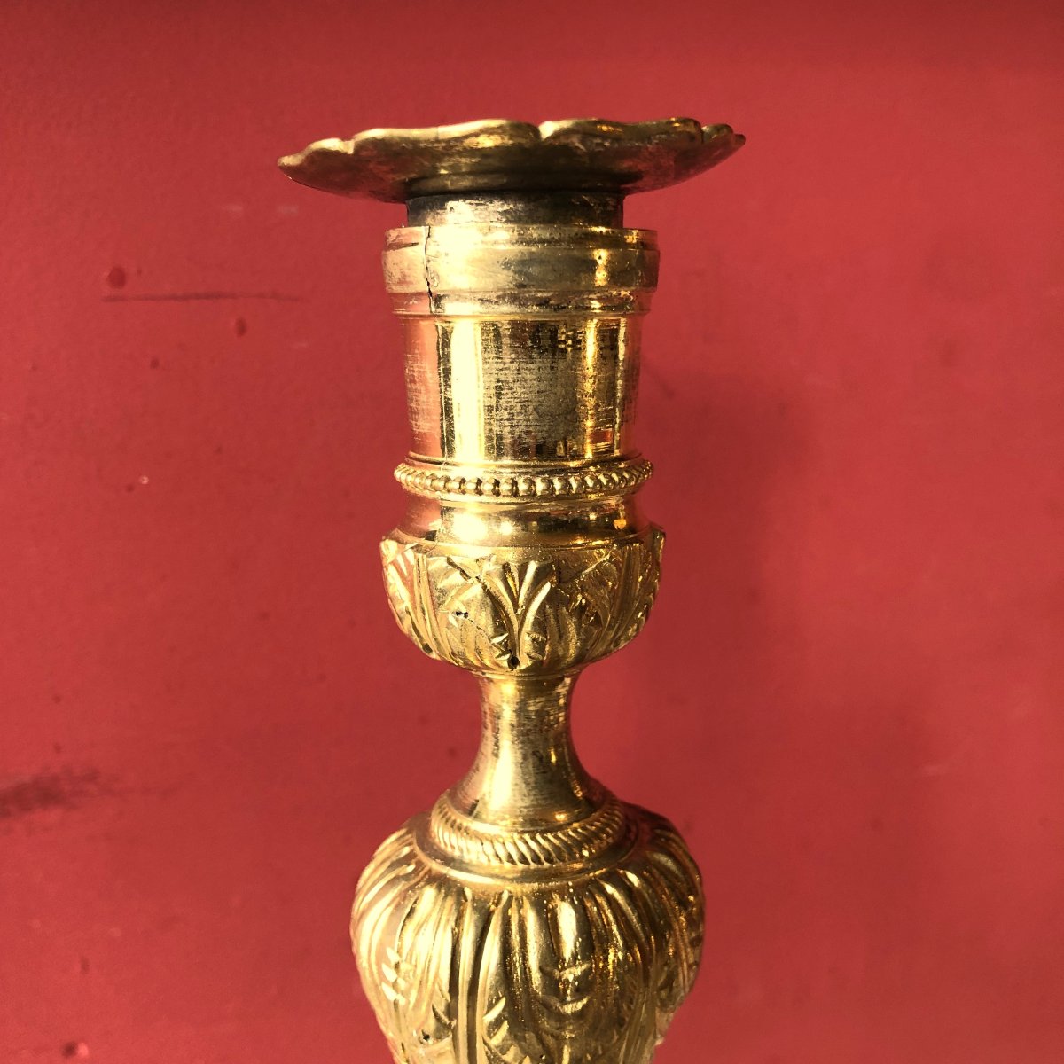 Paire de bougeoirs aux feuilles d'acanthes, époque Louis XVI-photo-4