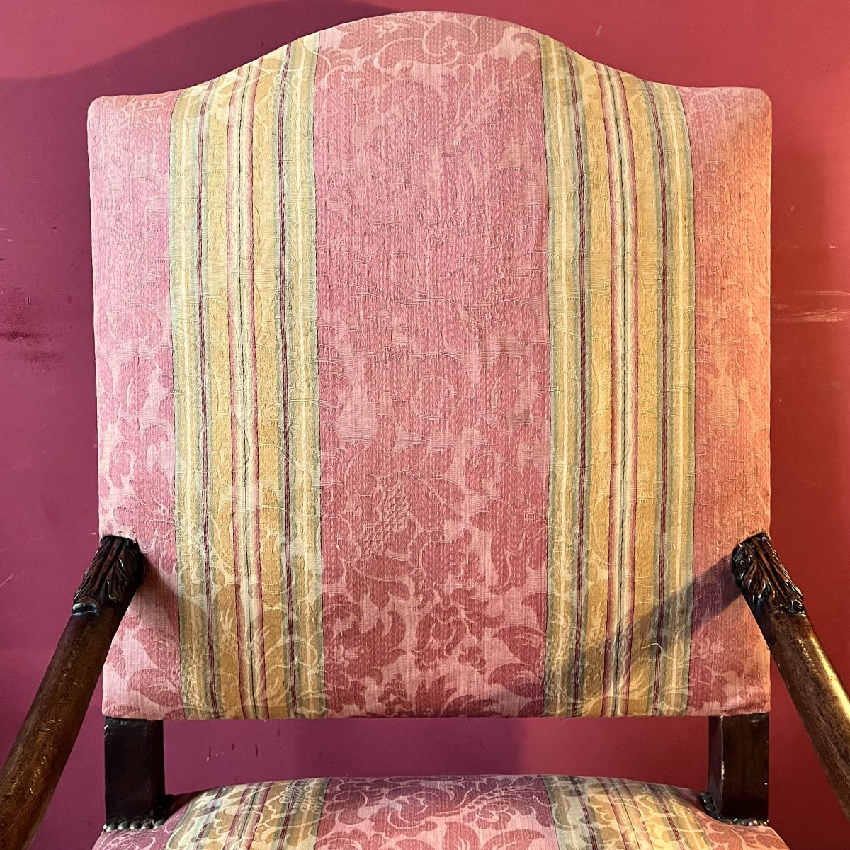 Fauteuil sculpté, époque Louis XIV-photo-1