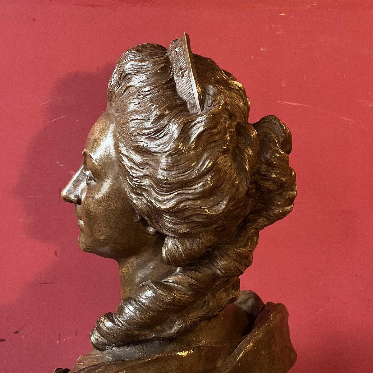 Terracotta Bust Of A Woman-photo-3