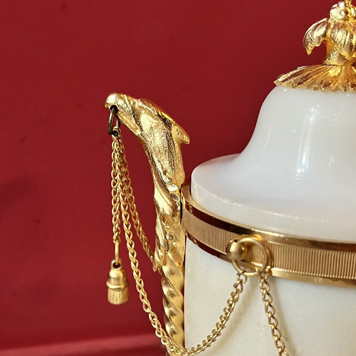 Paire de cassolettes Louis XVI aux têtes d'aigles-photo-4