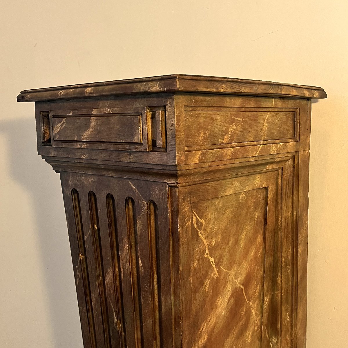 Important Louis XVI Trompe l'Oeil Pedestal Table-photo-3