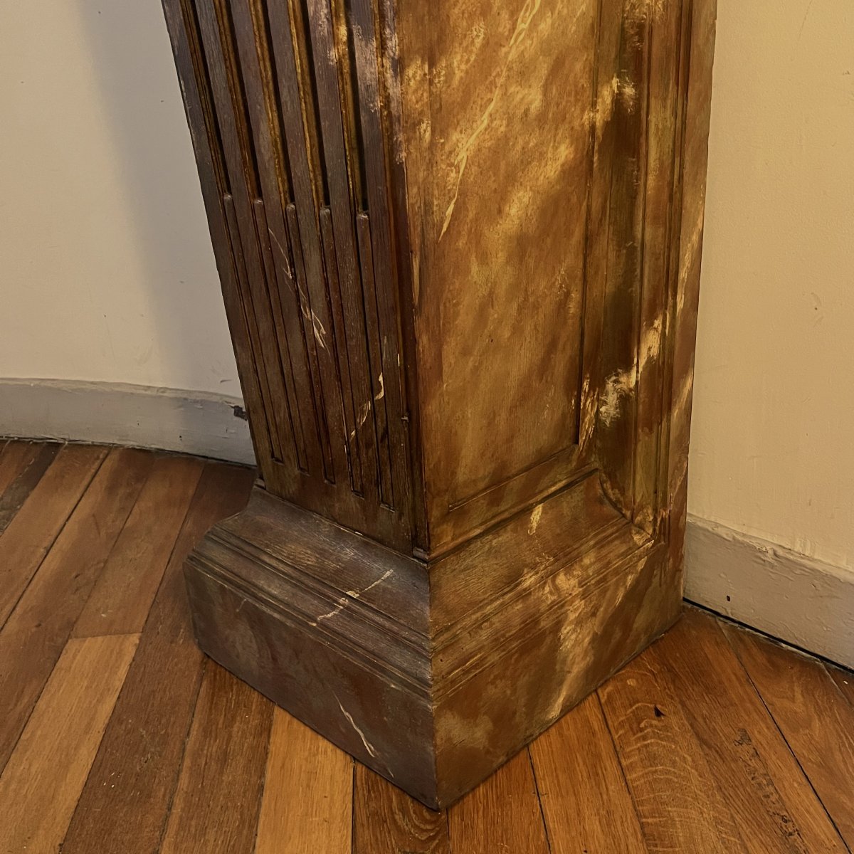 Important Louis XVI Trompe l'Oeil Pedestal Table-photo-4