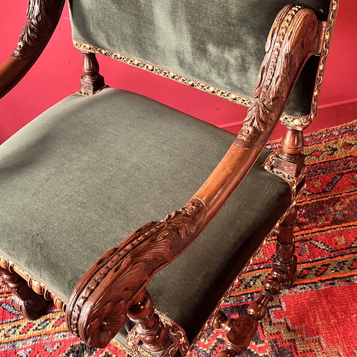 Fauteuil sculpté, époque Louis XIV-photo-2