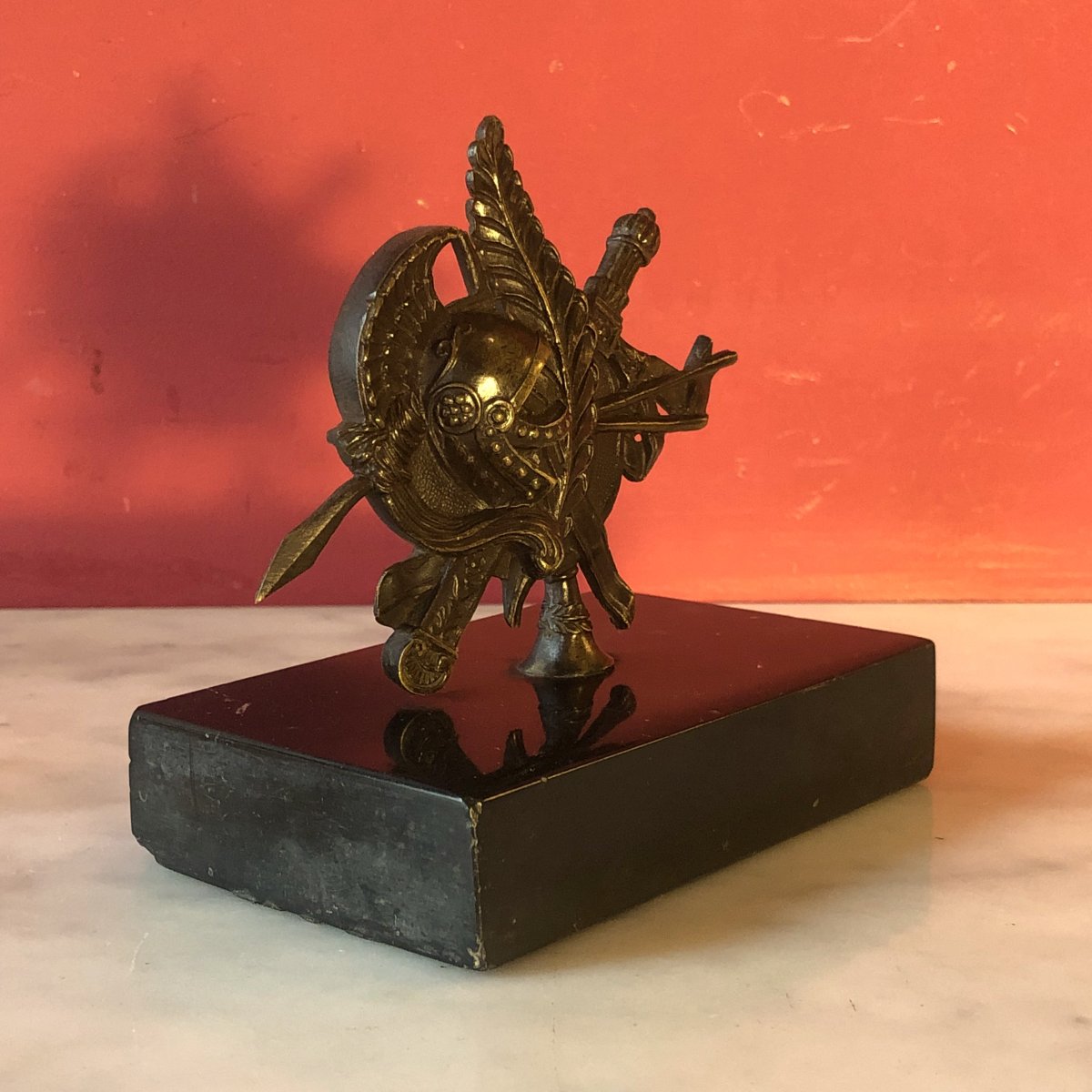 Presse papier au trophée d'armes, vers 1830-photo-2