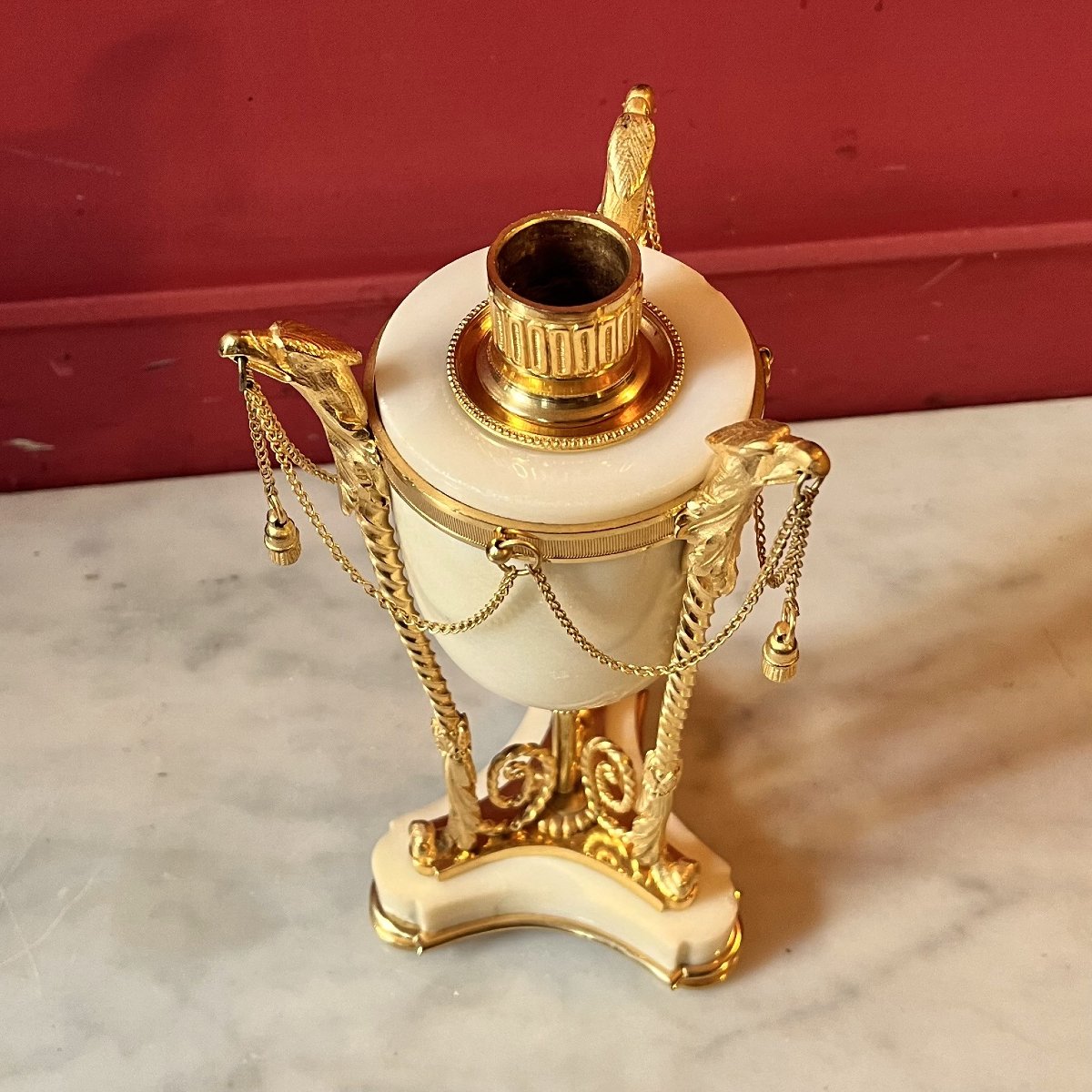 Paire de cassolettes aux têtes d'aigles-photo-1