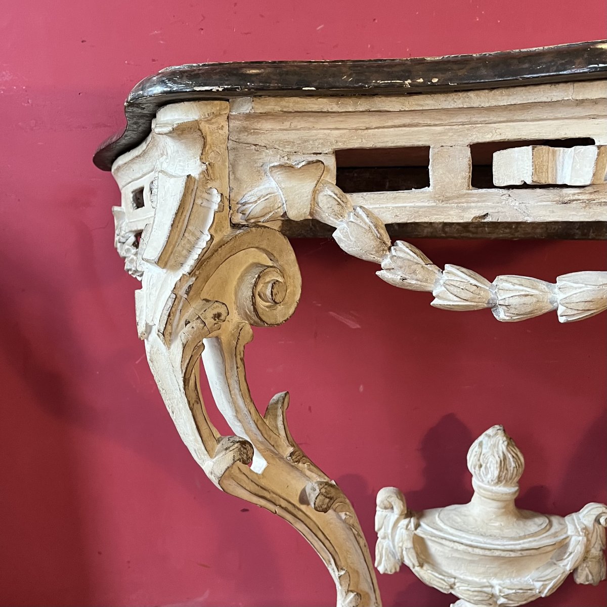 Console sculptée et laquée, fin époque Louis XV-photo-1