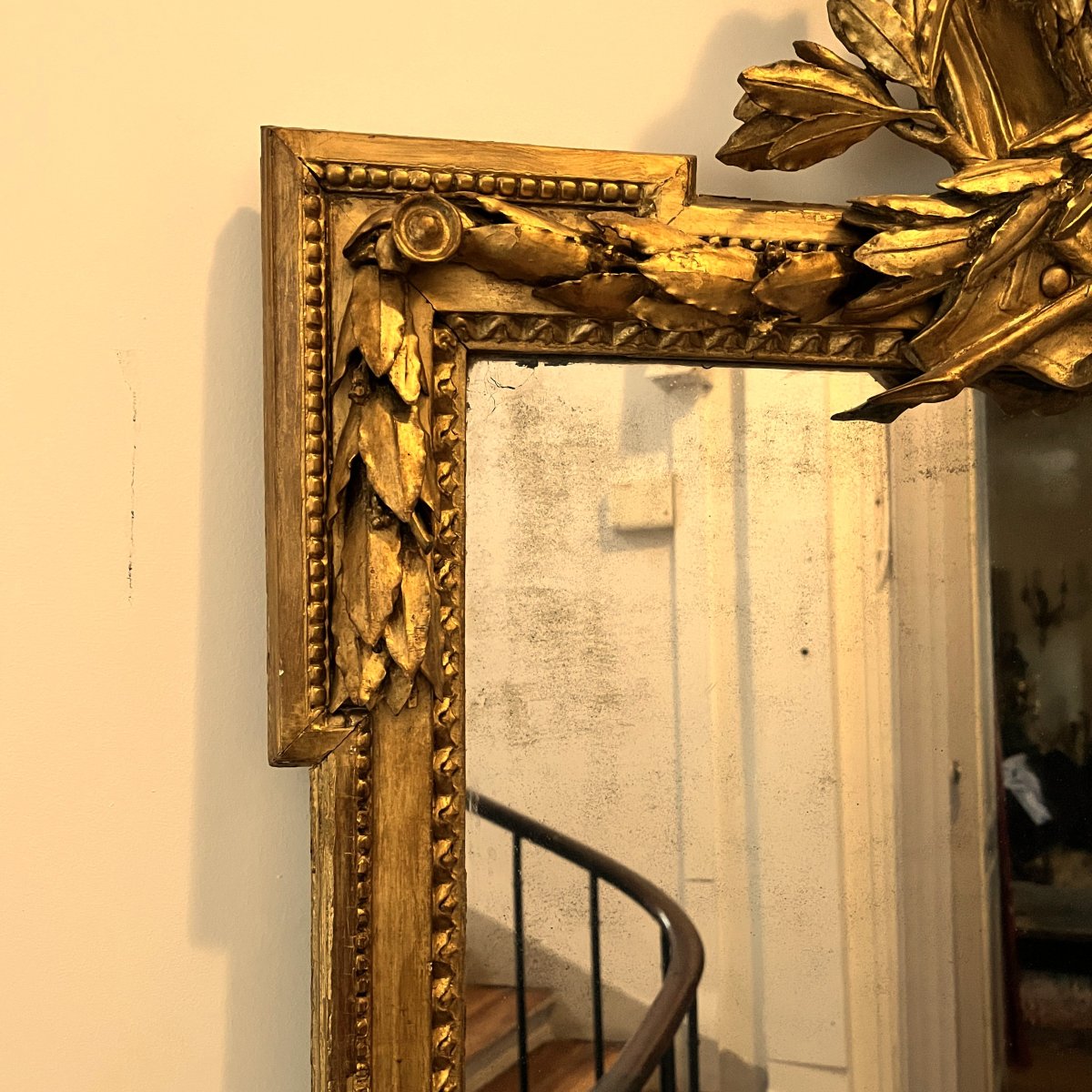 Important miroir à fronton, époque Louis XVI (hauteur 192 cm)-photo-7