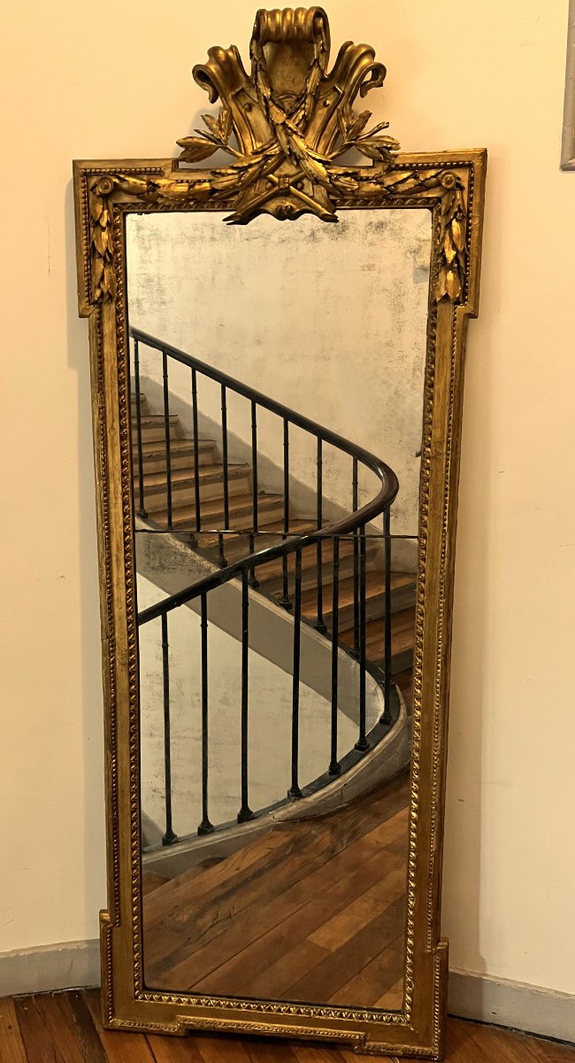 Important miroir à fronton, époque Louis XVI (hauteur 192 cm)